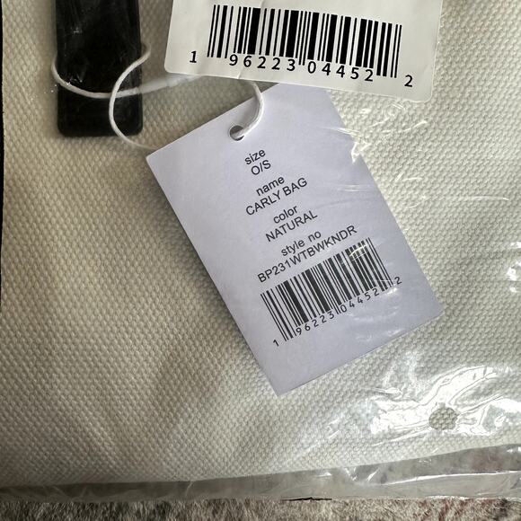 NWT Walter Baker CARLY BAG Classic Canvas and Vegan Leather White Tote NEW - Picture 4 of 5